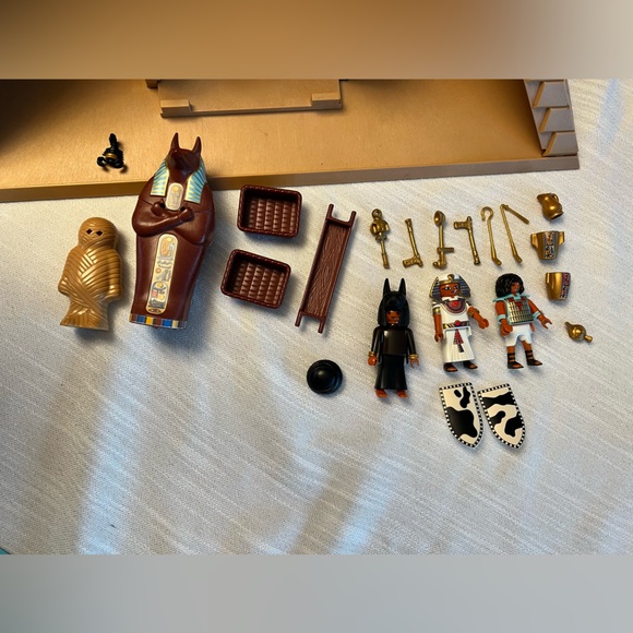 Playmobil 4240 Egyptian Pyramid History Set
Retired 2009
Accessories included - Picture 11 of 11